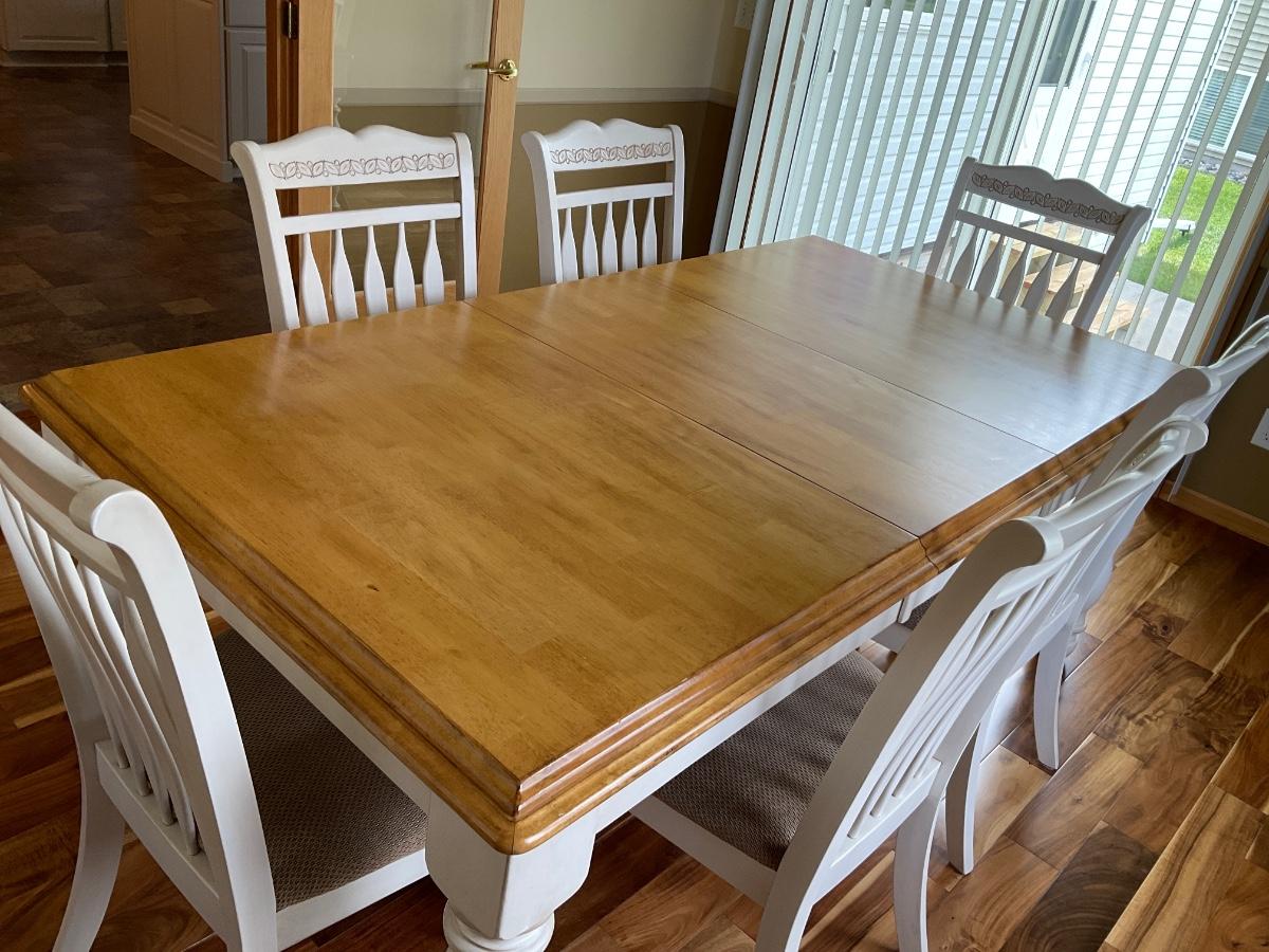 Ashley Furniture Dining room table and 6 chairs
