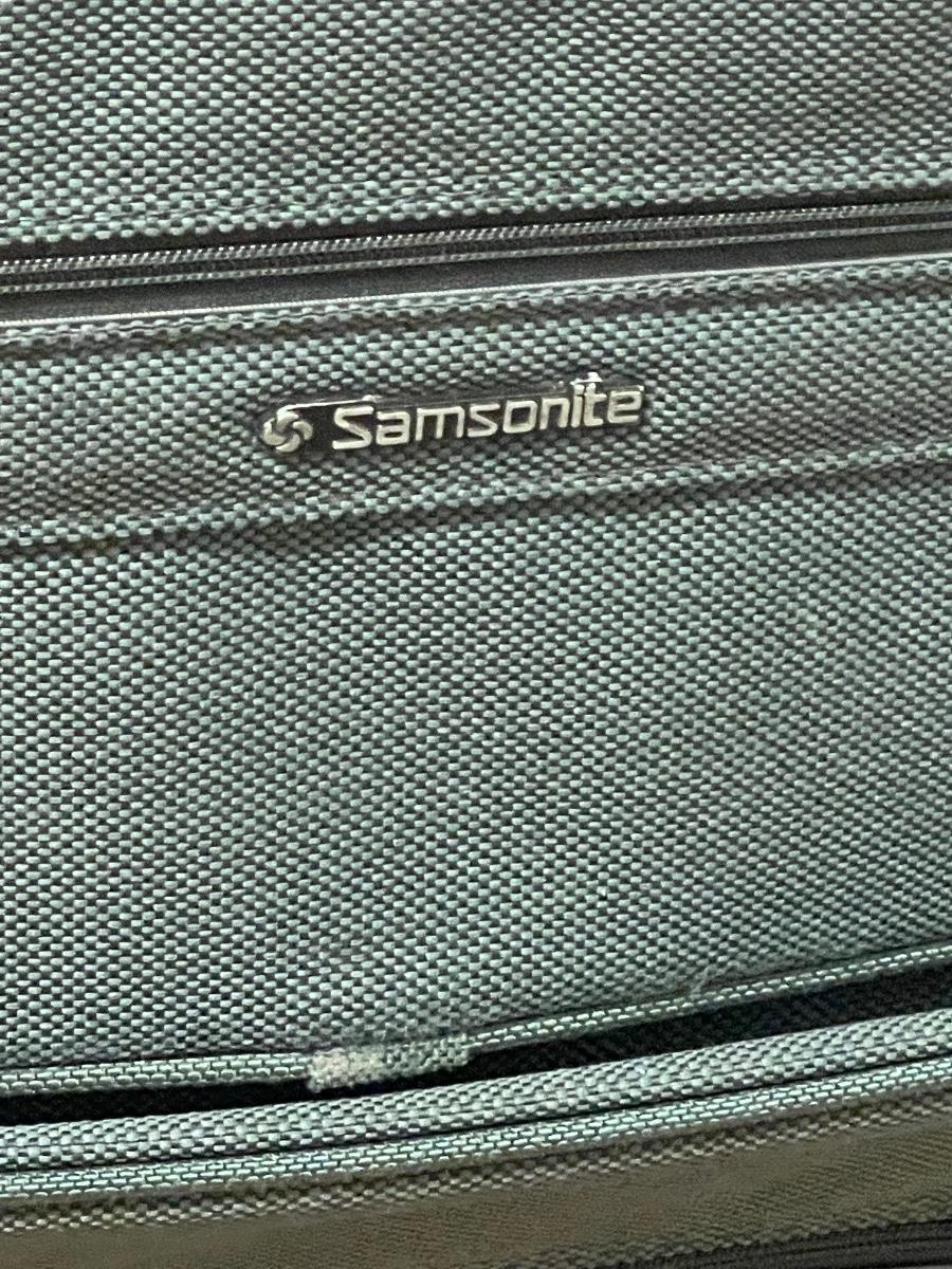 Samsonite Retro Three Piece Luggage Set with Wheels