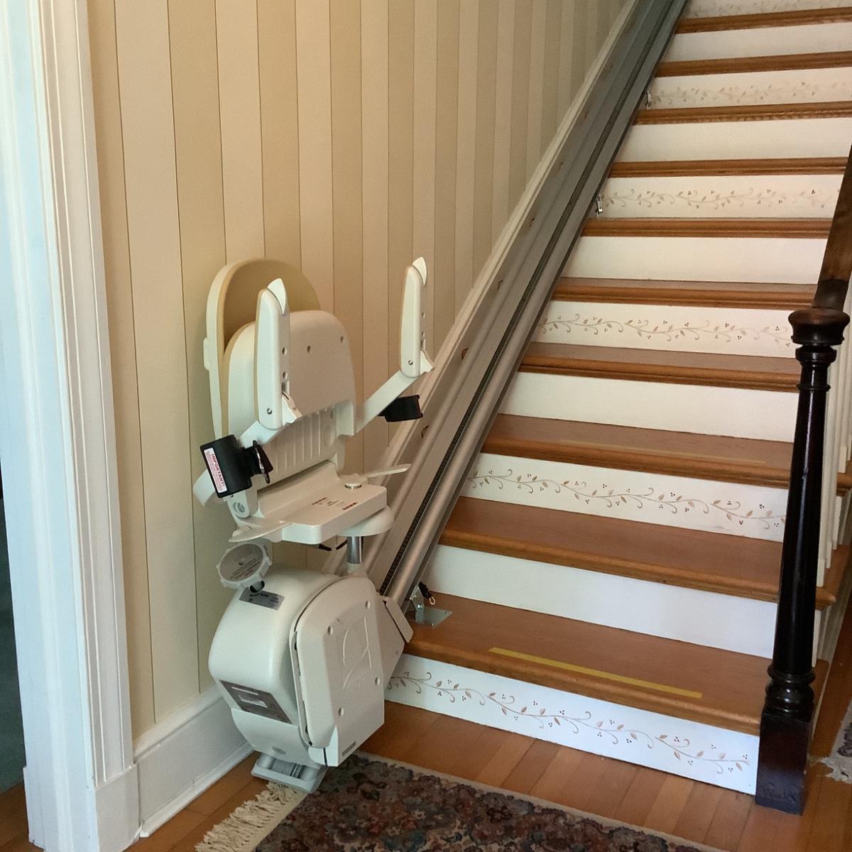 1348 Acorn Superglide 130 Chair Lift