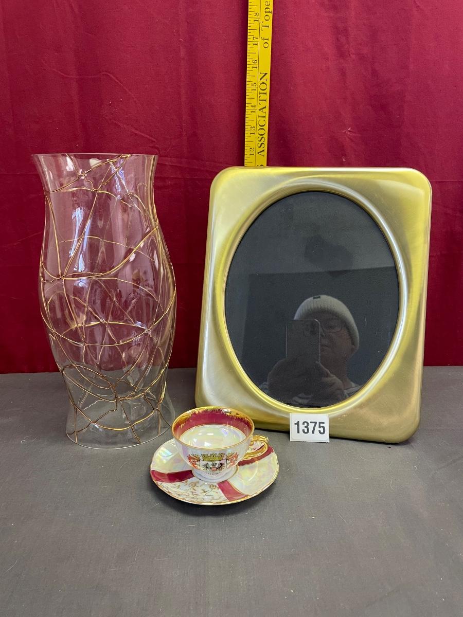 Teacup, frame decorative piece