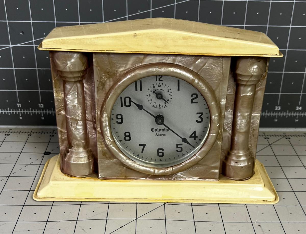 Colonial Mantel Clock, 1913 Date yet its Plastic