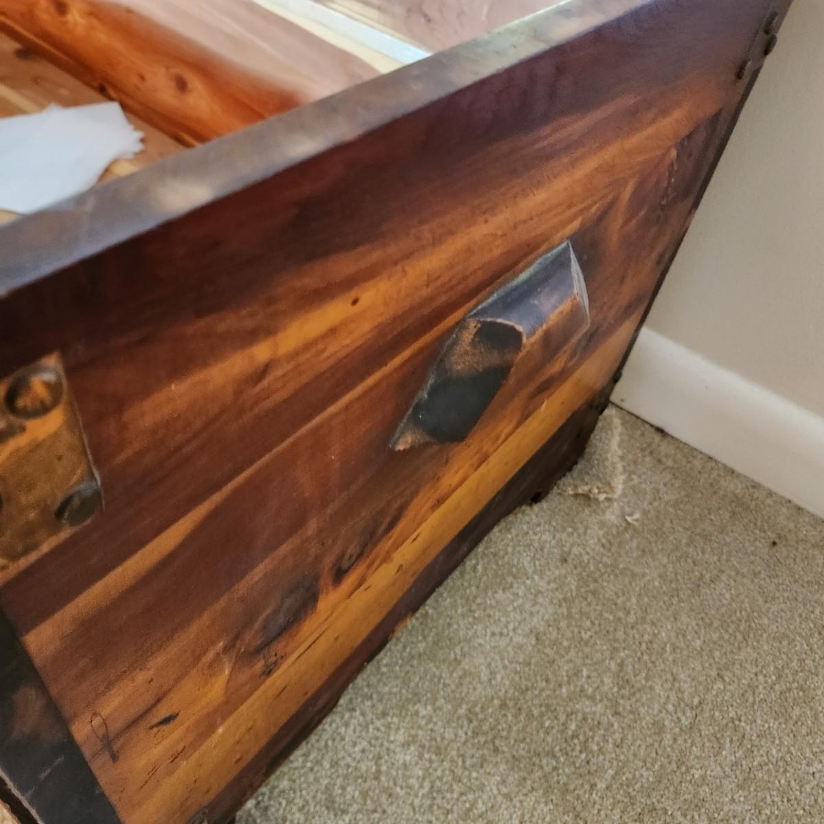 The Standard Red Cedar Chest Company 42x20x17