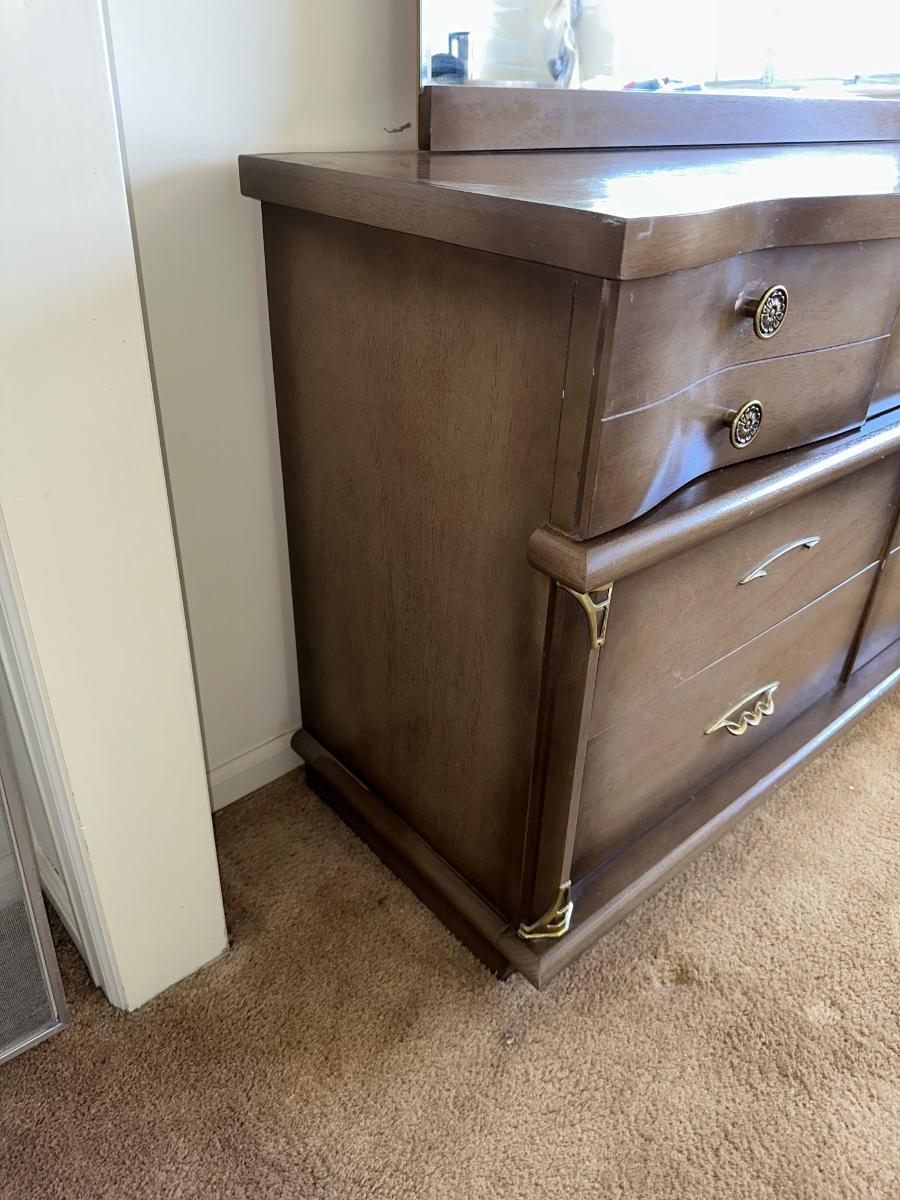 WARD FORT SMITH 7DRAWER DRESSER WITH MIRROR