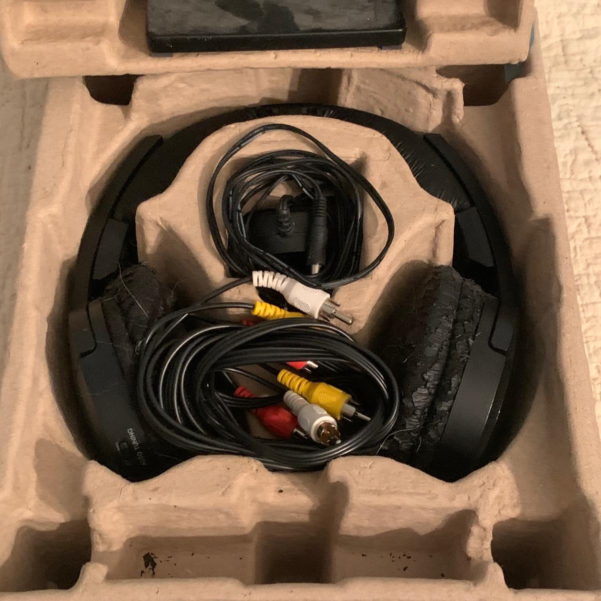 LOT 229R Sony Wireless Headphones, Radio Shack Headphones, Vintage