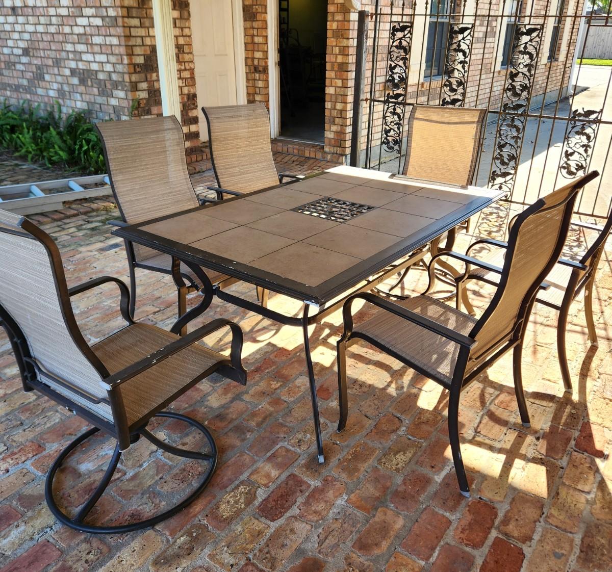 Lot 132 Martha Stewart Outdoor Dining Set table/six chairs