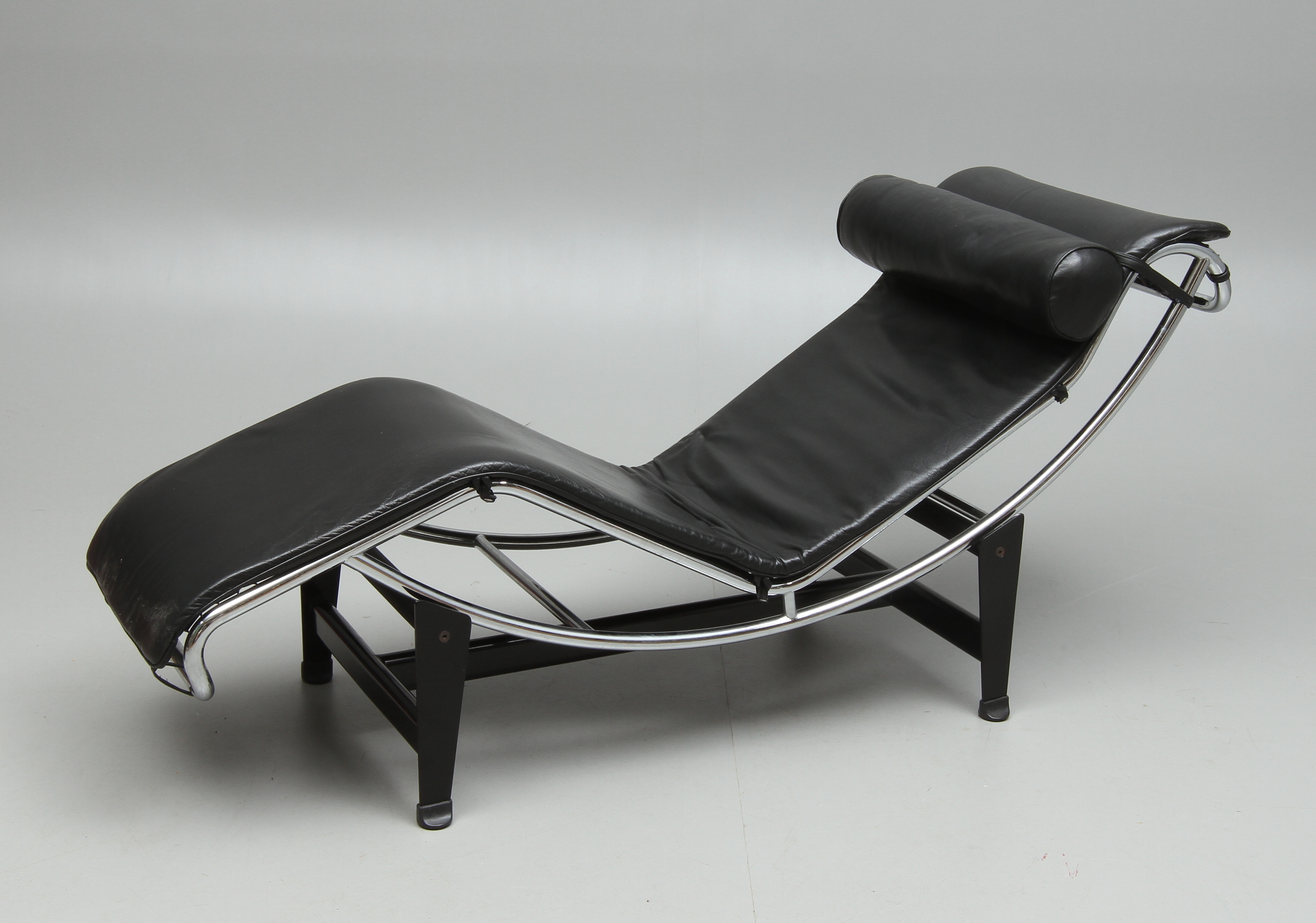 Le Corbusier Liggfåtölj Le corbusier liggfatolj