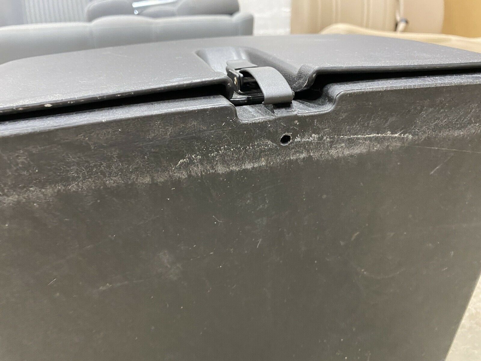 Freightliner M2 Semi Black Plastic Battery Box Lid Black Metal Latch