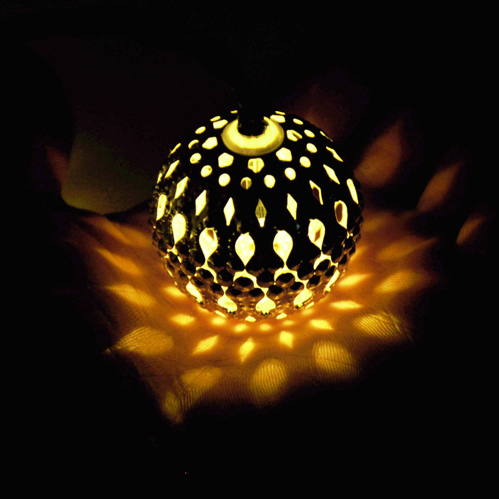 Modern Home Solar Led String Lights Moroccan Metal Globe Lanterns