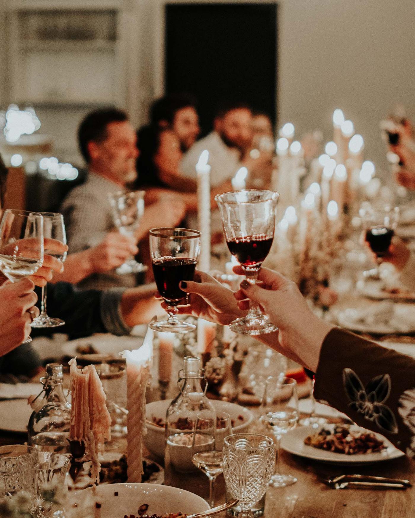The Foolproof Guide to Hosting a Dinner Party, According to These Event