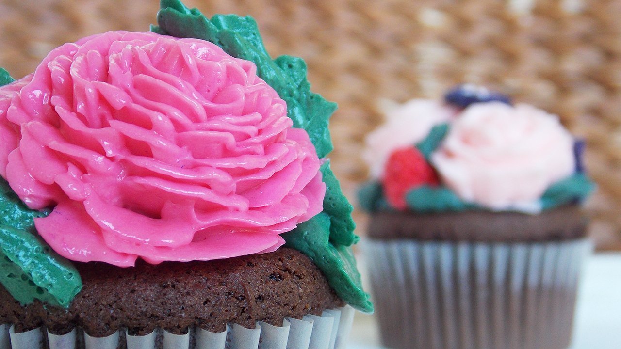 Online Course Learn to Pipe Beautiful Buttercream Blooms from