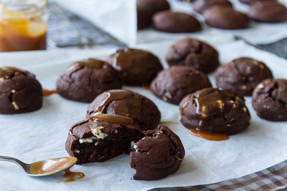 Soft Dark Chocolate Brownie Cookies Recipe Akis Petretzikis