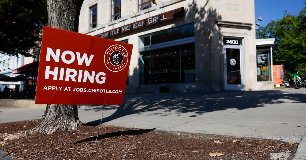 Chipotle Is Hiring 19,000 Employees For The 'Burrito Season'; Here's(04)