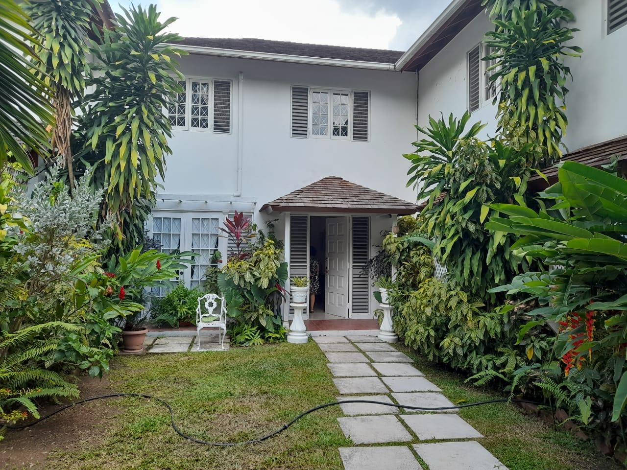 Townhouse For Rent BAMBOO AVENUE, Kingston 6 2,800 Keez