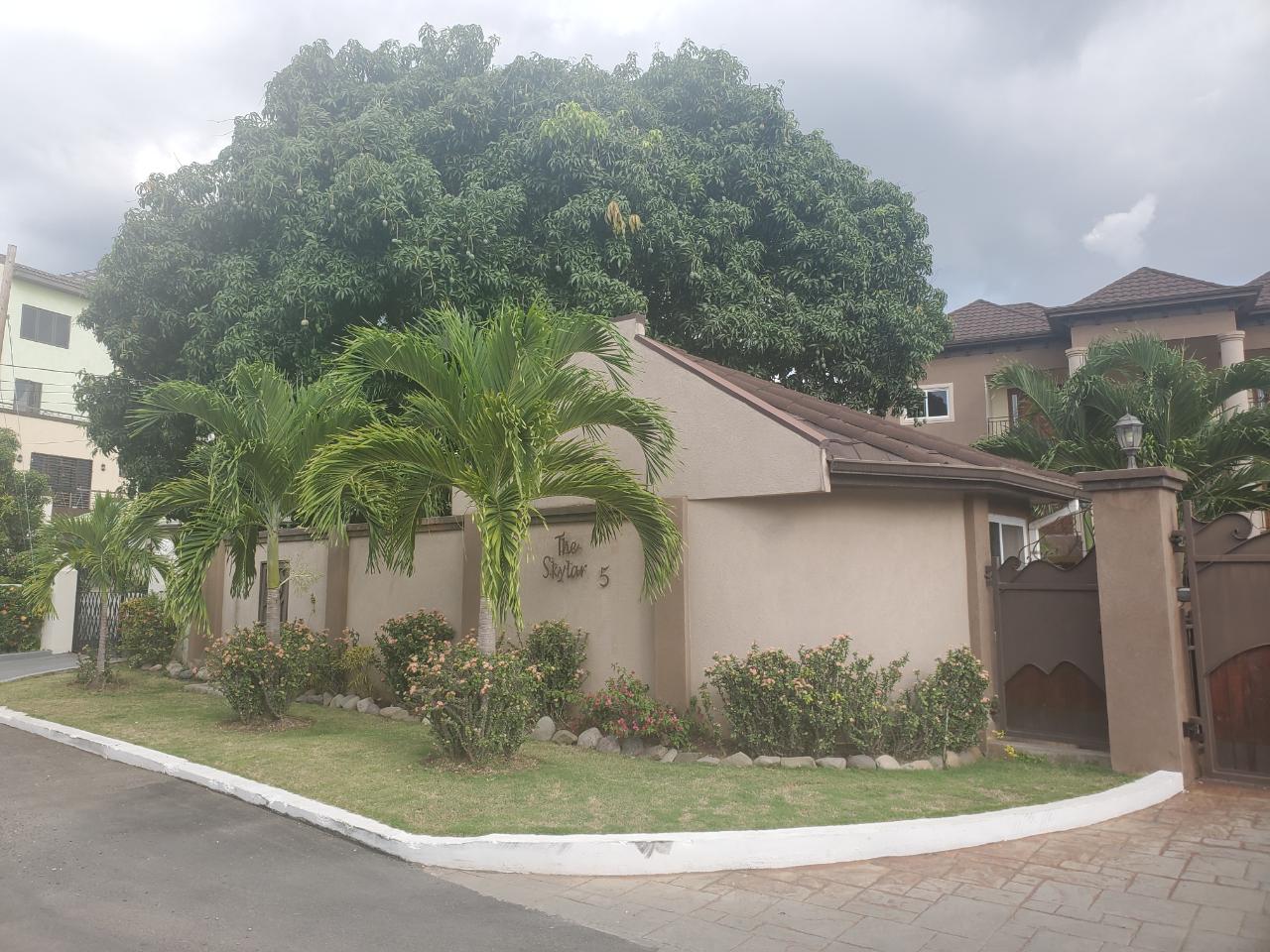 Apartment For Rent GLADSTONE DRIVE, Kingston 10 2,000 Keez
