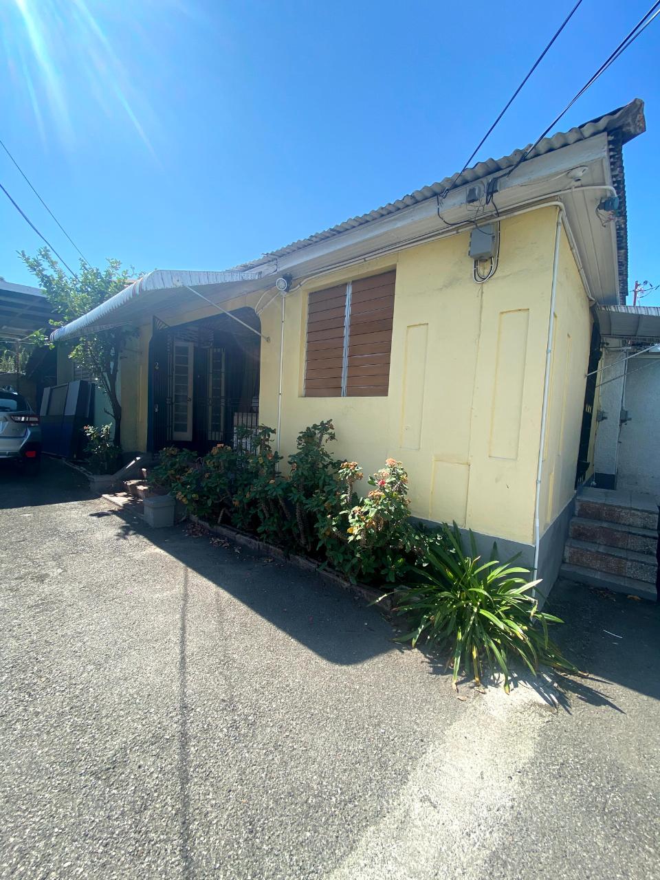 Offices / Commercial Bldg For Rent BURLINGTON AVENUE, KINGSTON 10