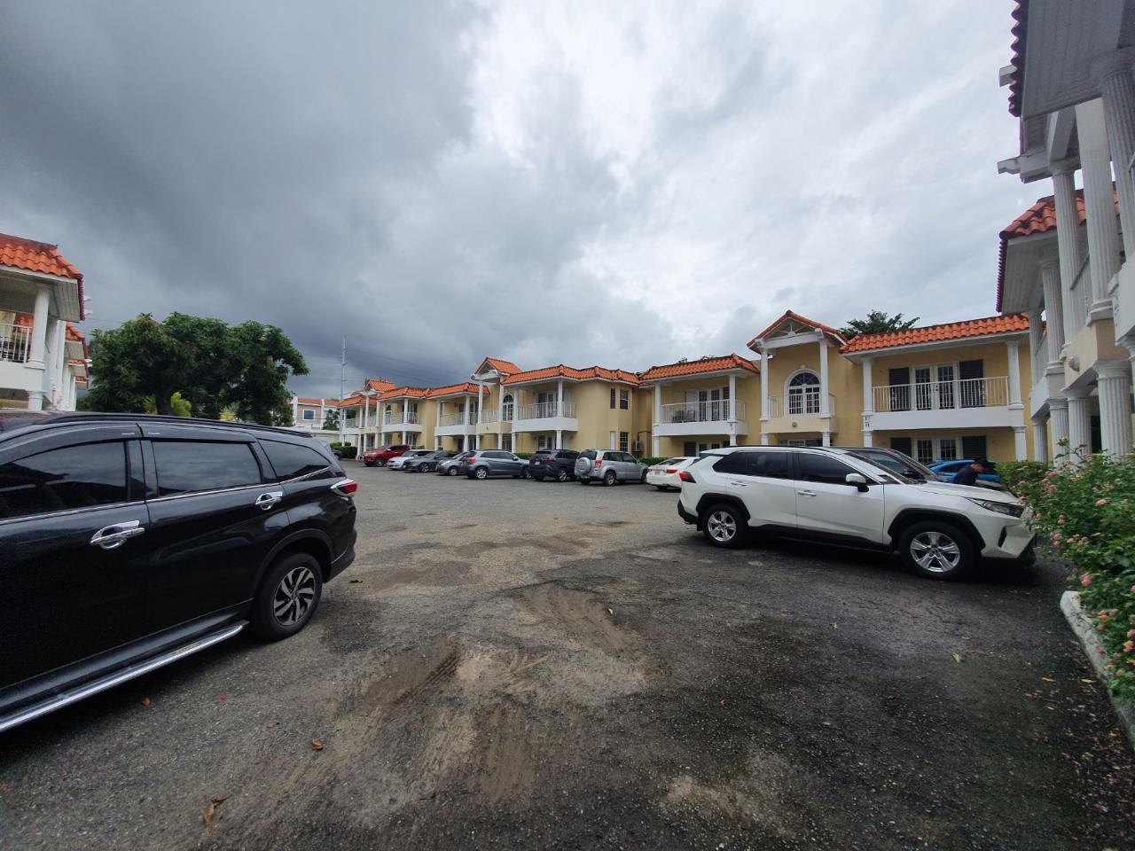 Apartment For Rent SEAVIEW AVENUE, KINGSTON, Kingston 6 1,350 Keez