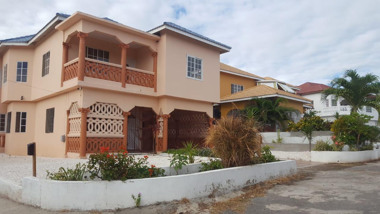 Townhouse For Rent PORTMORE COUNTRY CLUB 2, Greater Portmore 90,000