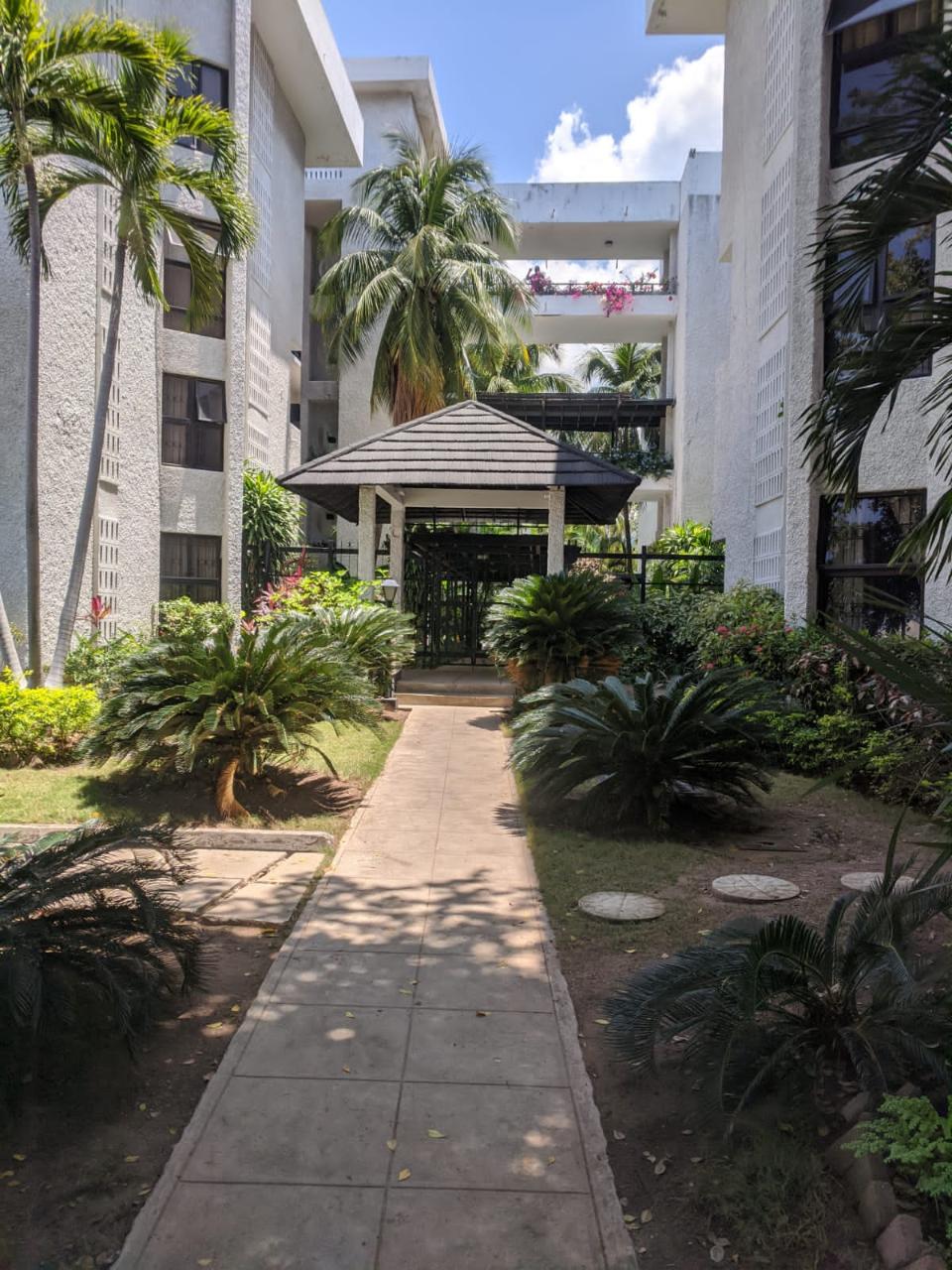 Apartment For Rent CARIBBEAN CLOSE, Kingston 10 1,200 Keez