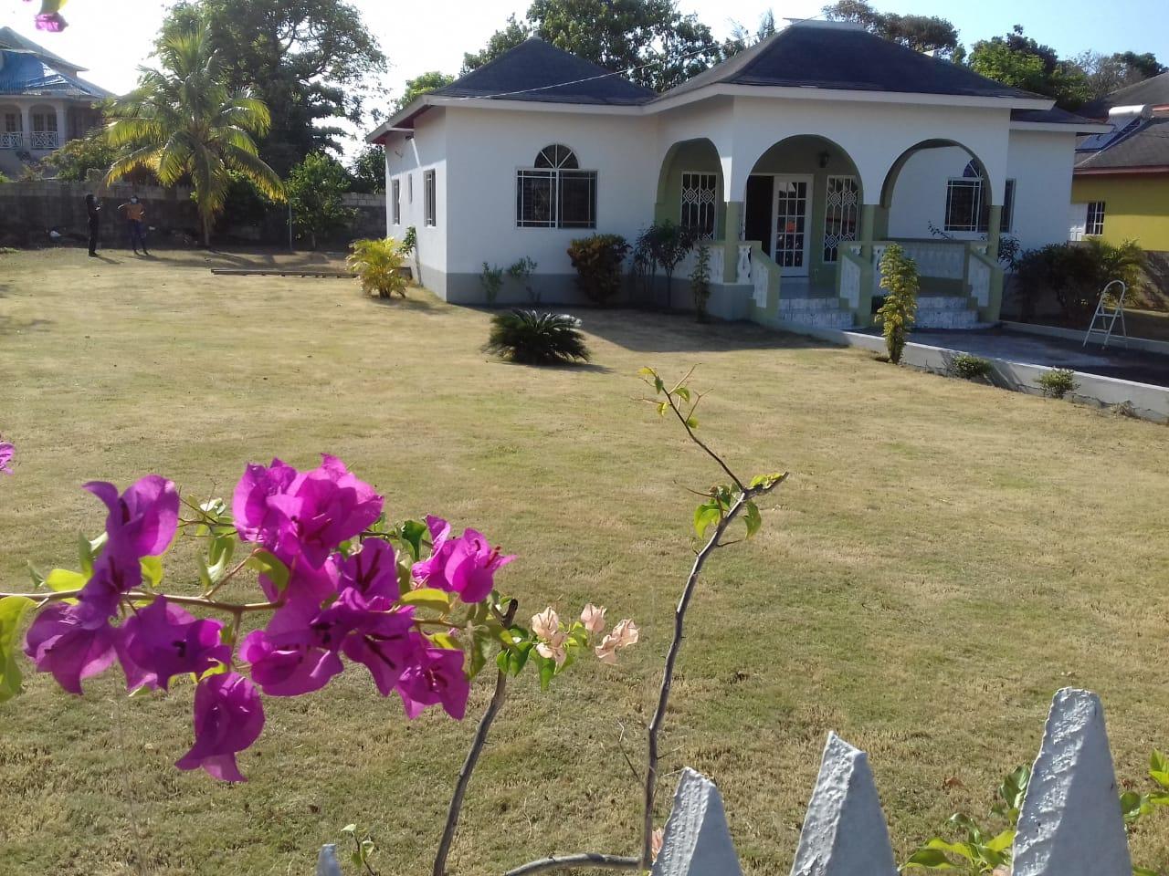 House For Sale EXCHANGE, Ocho Rios 30,000,000 Keez