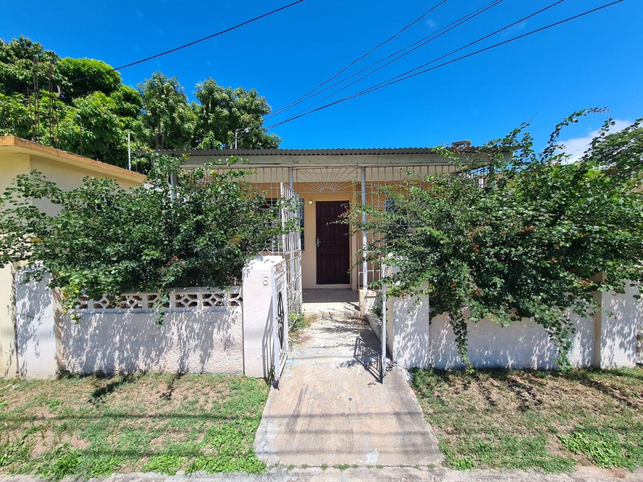 House For Sale MARKLAND CLOSE, Kingston 8 12,000,000 Keez