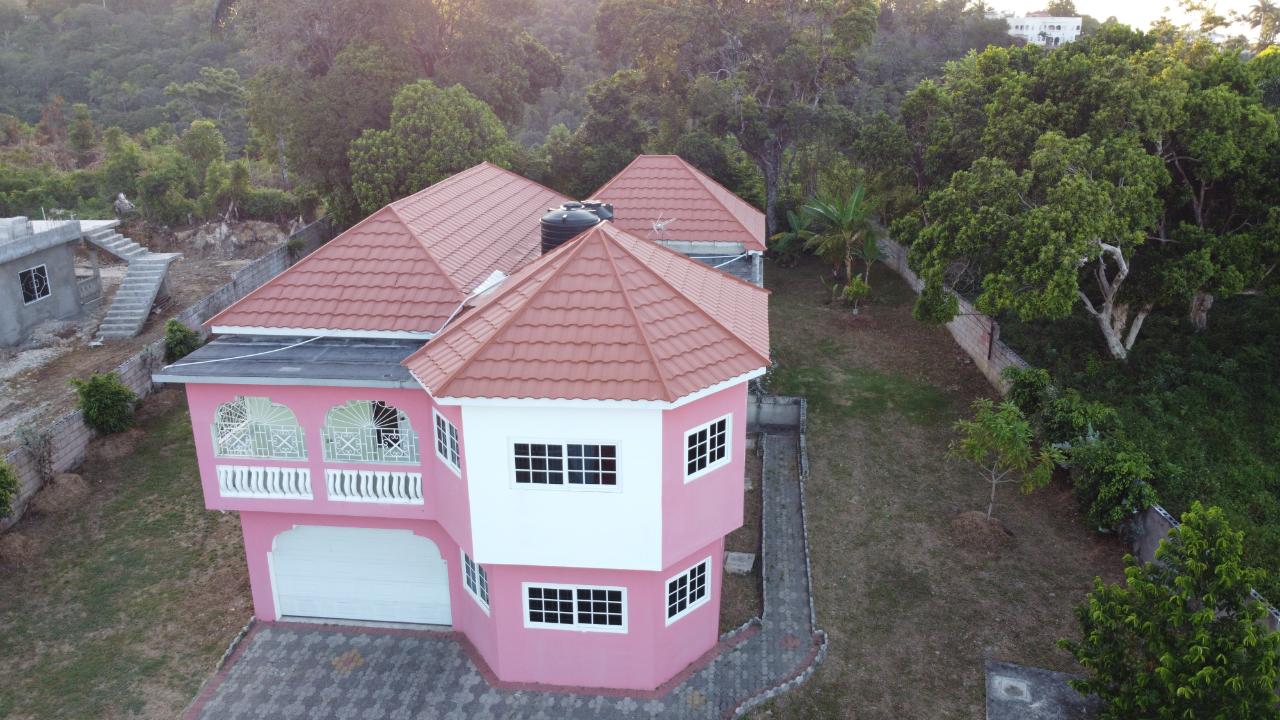 House For Sale LIBERTY HILL, Ocho Rios 300,000 Keez