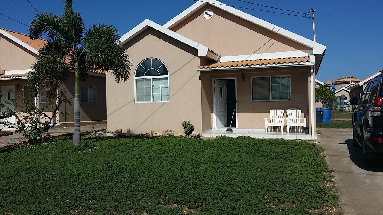 House For Rent TOWN PLACE, Greater Portmore 85,000 Keez