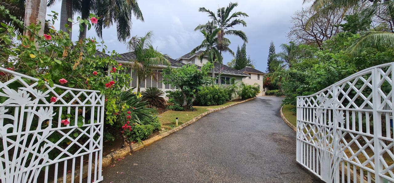 Resort / Villa For Sale CARIBBEAN HEIGHTS, ROSE H, Montego Bay