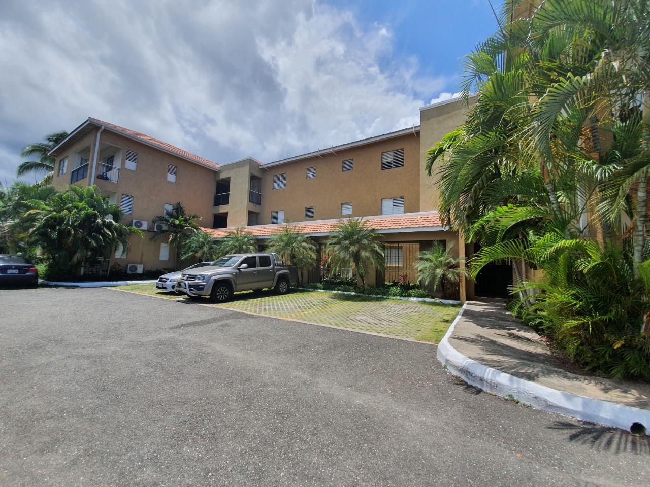 Apartment For Rent WELLINGTON DRIVE, Kingston 6 850 Keez