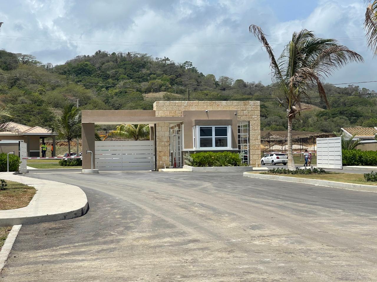 House For Rent OCEANPOINTE, HANOVER LUCE, Lucea 135,000 Keez