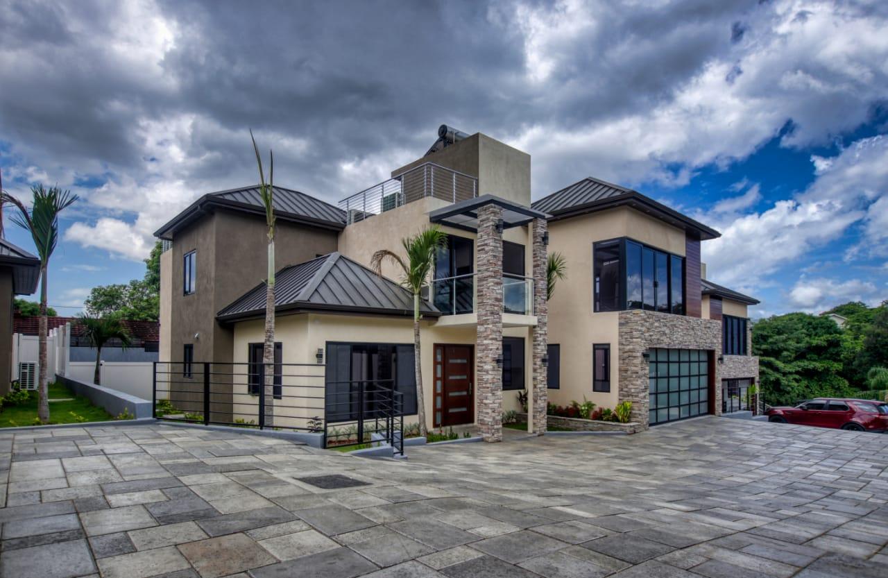 Townhouse For Sale CHERRY DRIVE, Kingston 8 1,300,000 Keez