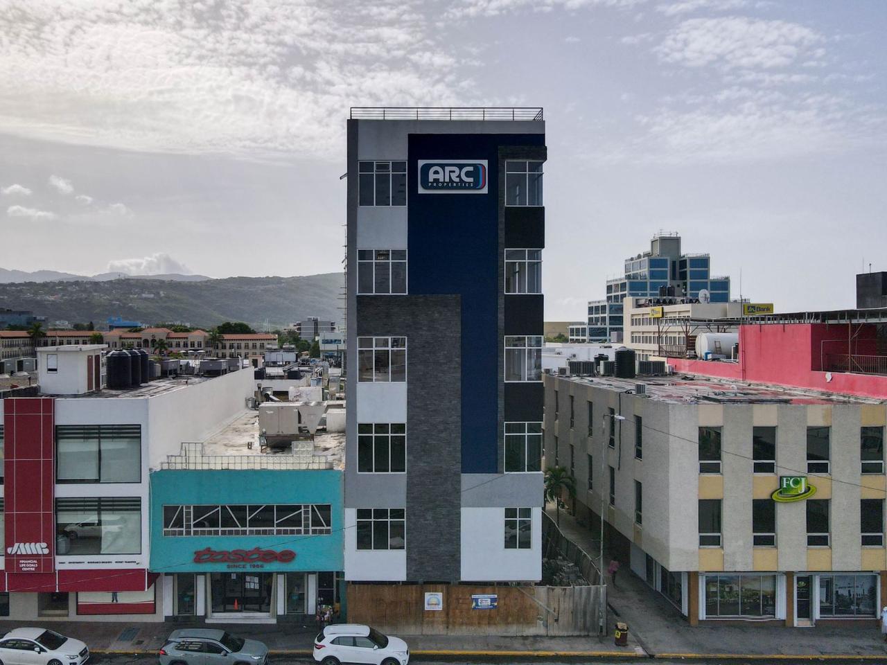 Offices / Commercial Bldg For Rent KNUTSFORD BOULEVARD, Kingston 5