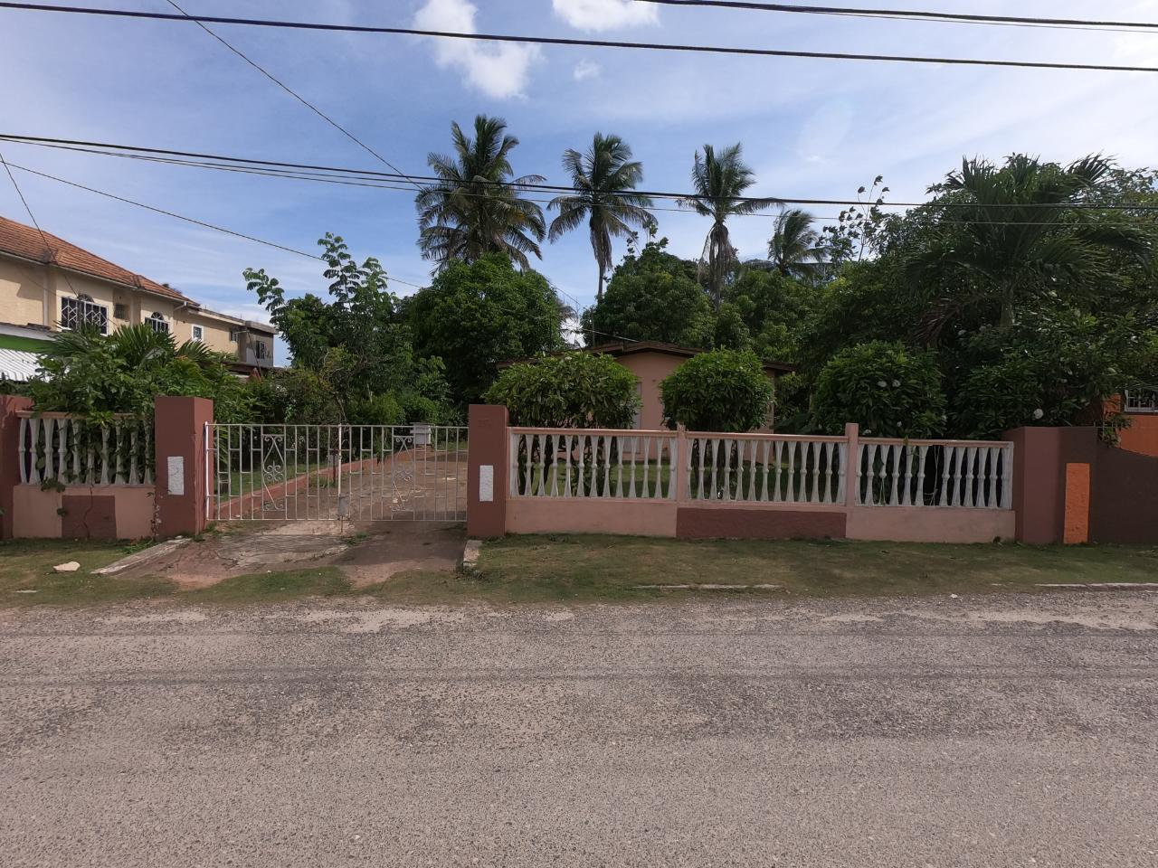 House For Sale PAW PAW WAY, Linstead 9,950,000 Keez