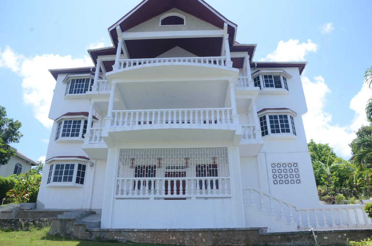 House For Sale PYRAMID HEIGHTS, Ocho Rios 550,000 Keez