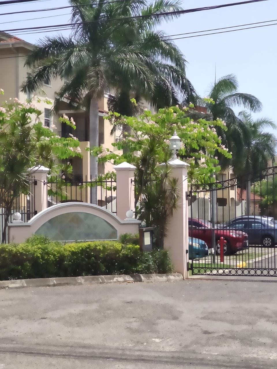 Apartment For Rent WINCHESTER ROAD, Kingston 10 800 Keez