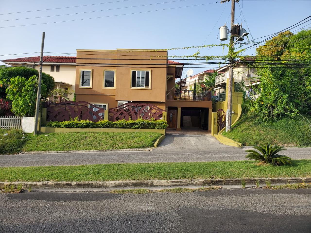 House For Sale WESTGATE HILLS, Montego Bay 480,000 Keez