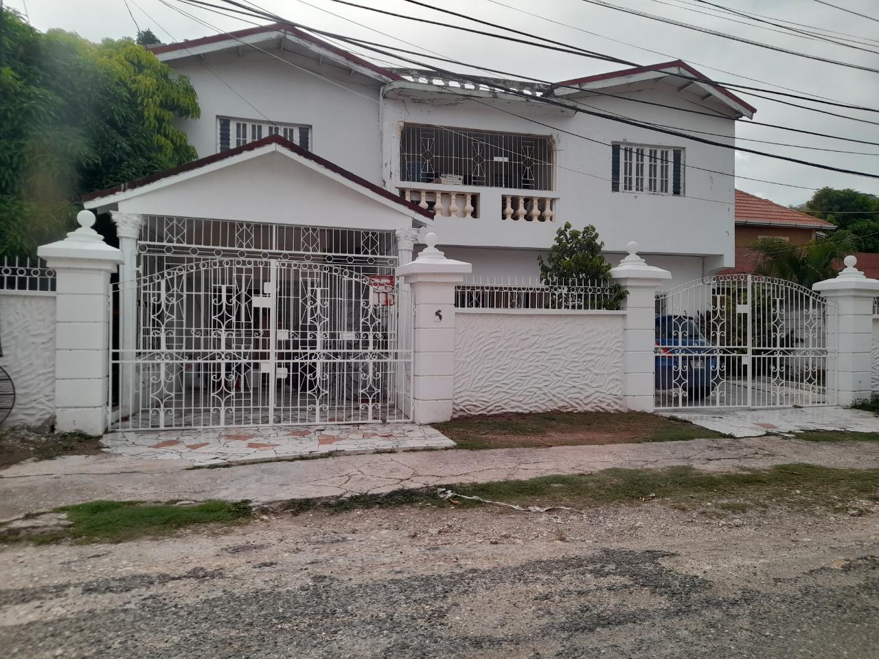 House For Sale QUEENSBOROUGH, Kingston 19 39,000,000 Keez