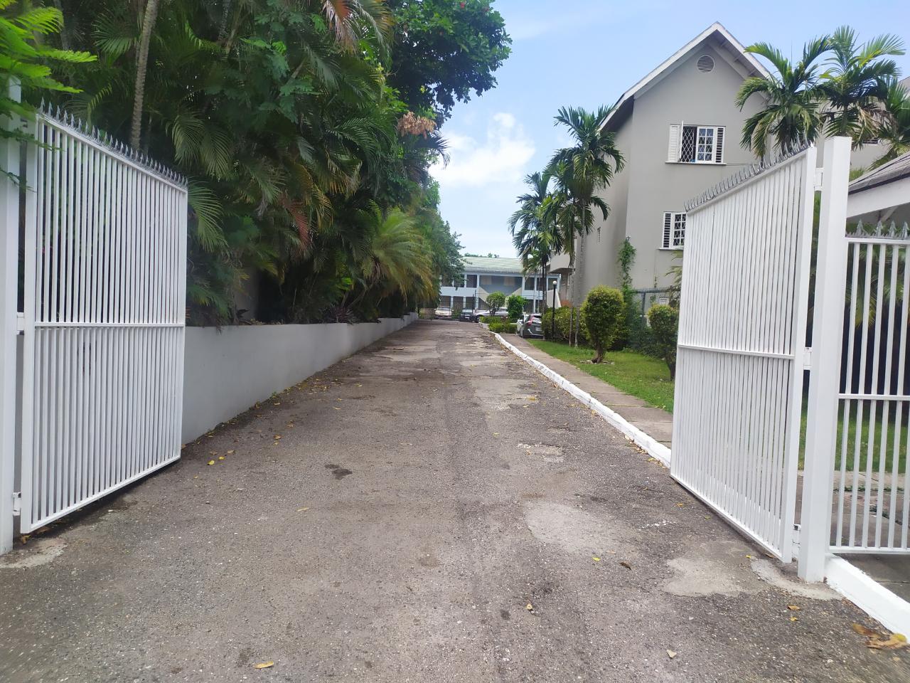 Apartment For Rent SHORTWOOD RD, KINGSTON 8, Kingston 8 90,000 Keez