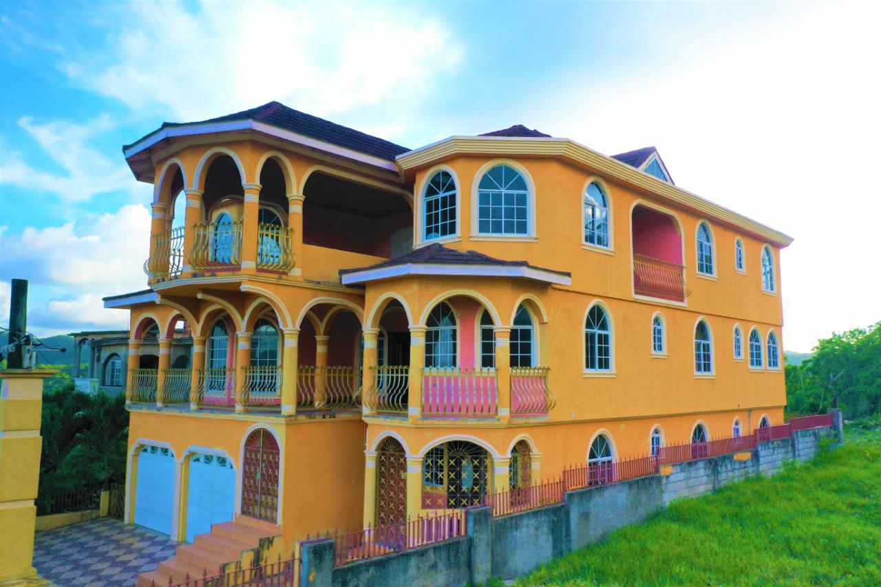 House For Sale MELROSE PEN, MANCHESTER, Mandeville 47,000,000 Keez