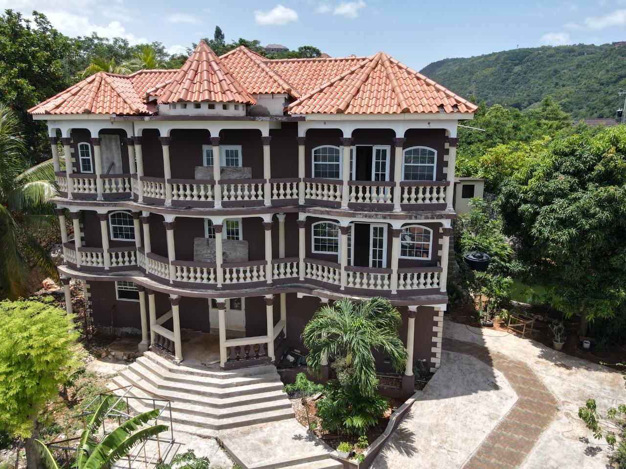 House For Sale LADY HAMILTON DR., Kingston 19 450,000 Keez