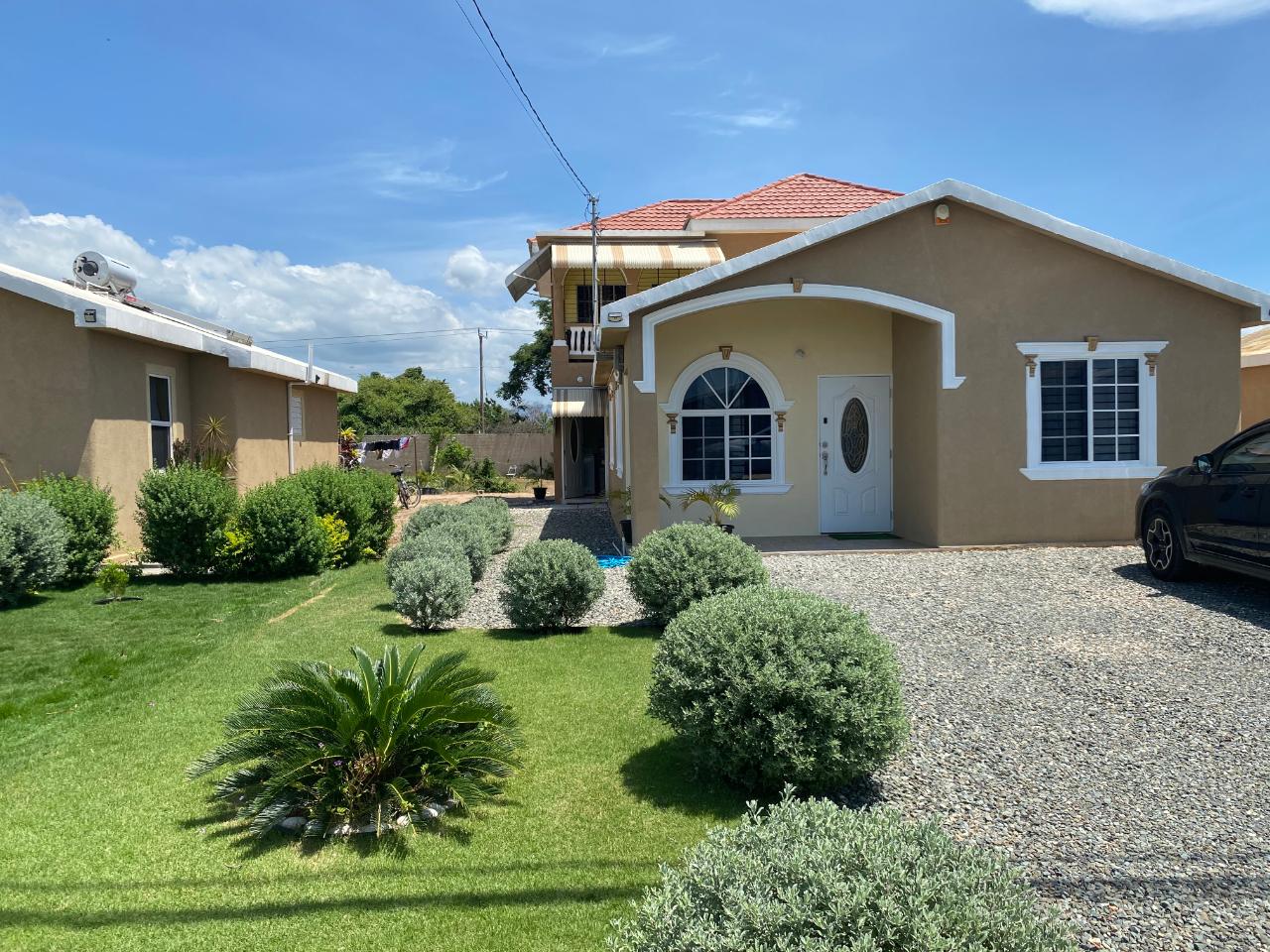 House For Sale PHOENIX PARK VILLAGE, Greater Portmore 30,000,000 Keez