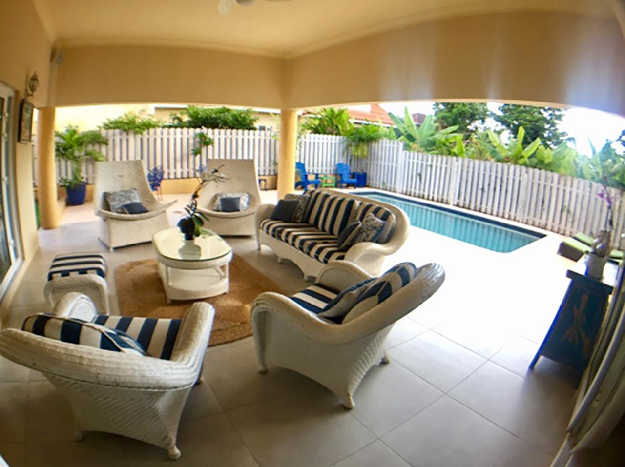 House For Rent FARRINGDON DRIVE, Kingston 6 8,500 Keez