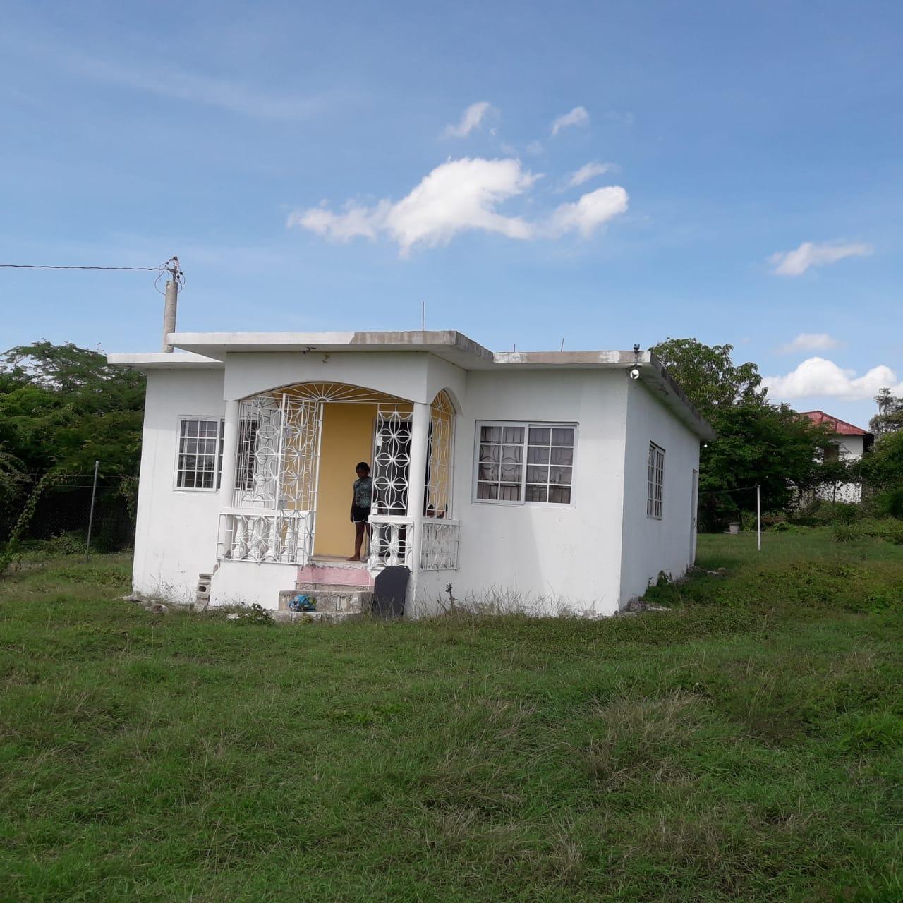 House For Sale FREE TOWN, SALT RIVER RD, May Pen 10,000,000 Keez