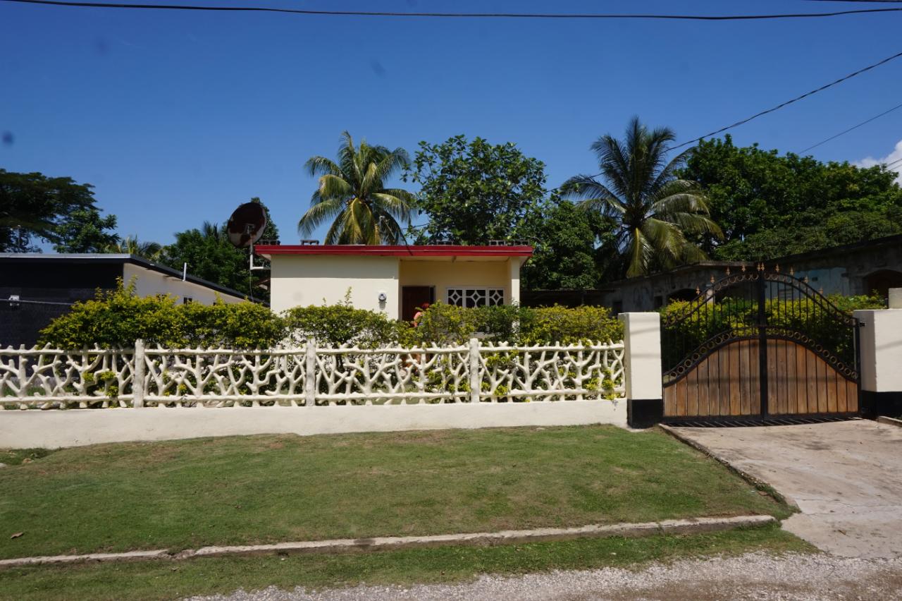 House For Sale MCNEIL DRIVE, BOG WALK, S, Bog Walk 8,000,000 Keez