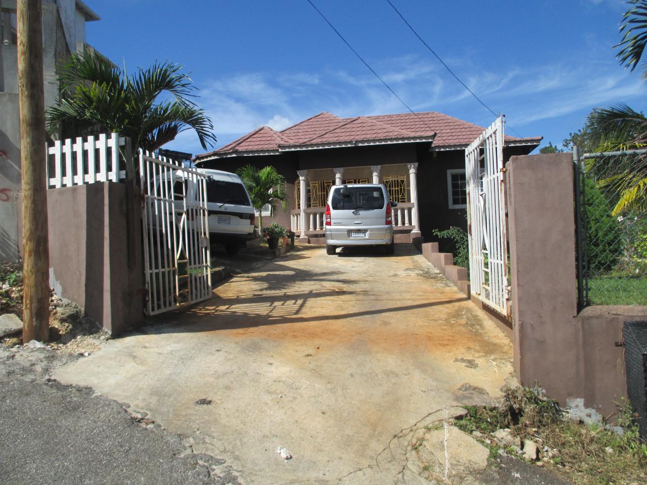 House For Sale NEW GREEN, Mandeville 21,000,000 Keez