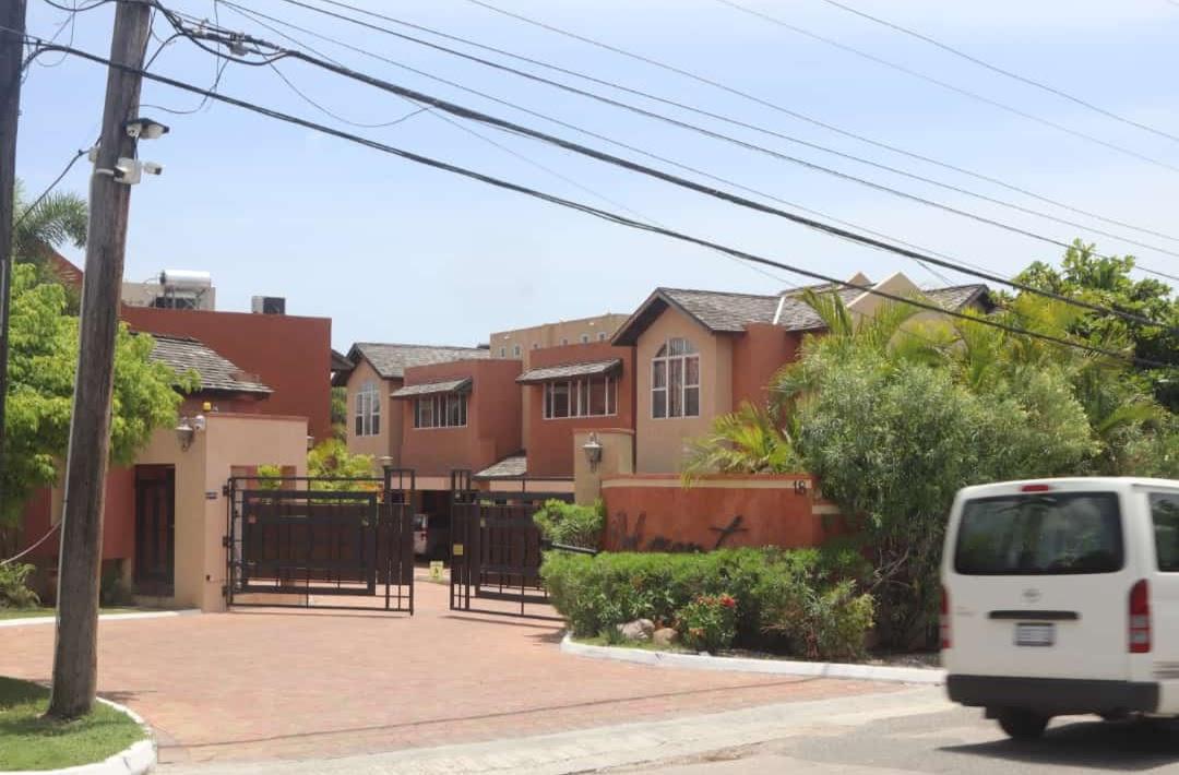 Townhouse For Rent HOPEFIELD AVENUE, KINGSTO, Kingston 6 2,150 Keez