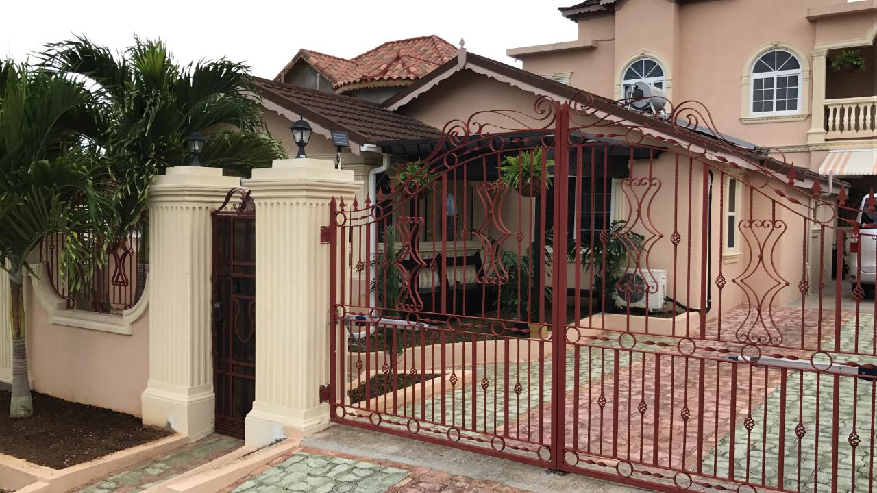 House For Rent OAK STREET, Montego Bay 75,000 Keez