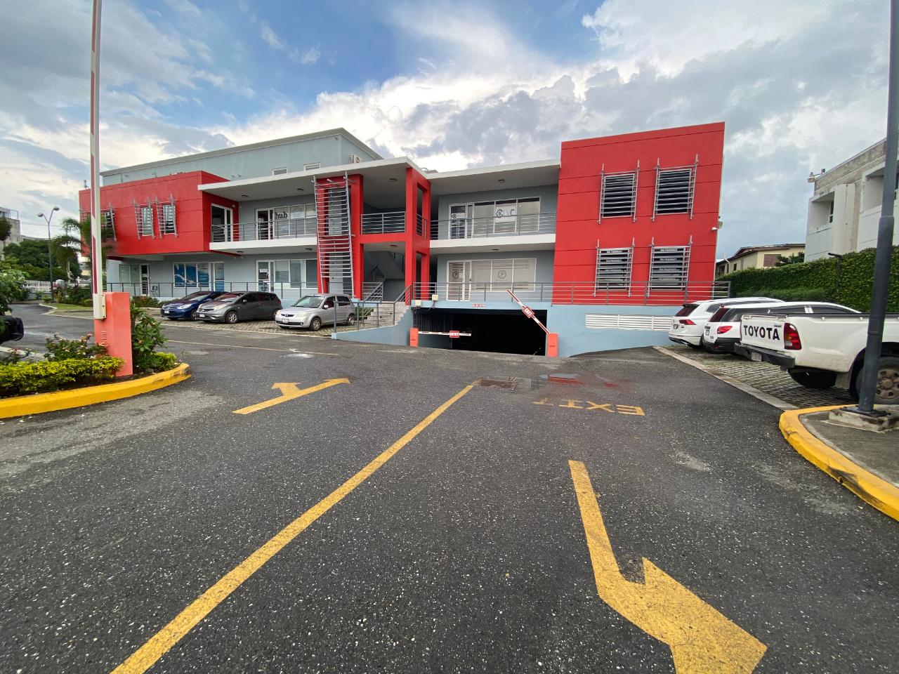 Offices / Commercial Bldg For Rent MUSGRAVE RD, KGN 6, Kingston 6