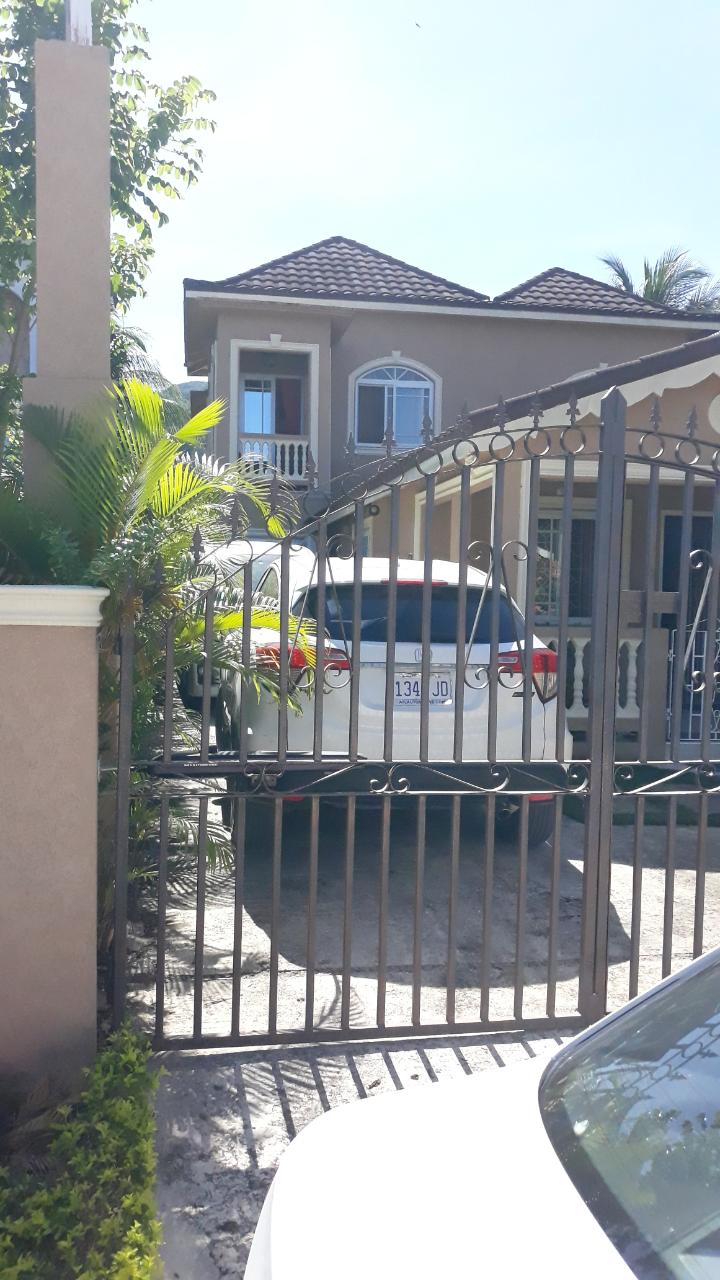 Apartment For Rent BOGUE VILLAGE, OCEAN WAVE, Montego Bay 900 Keez