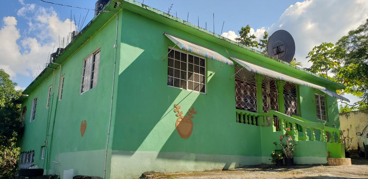 House For Sale ORANGEFIELD DISTRICT, Linstead 17,000,000 Keez