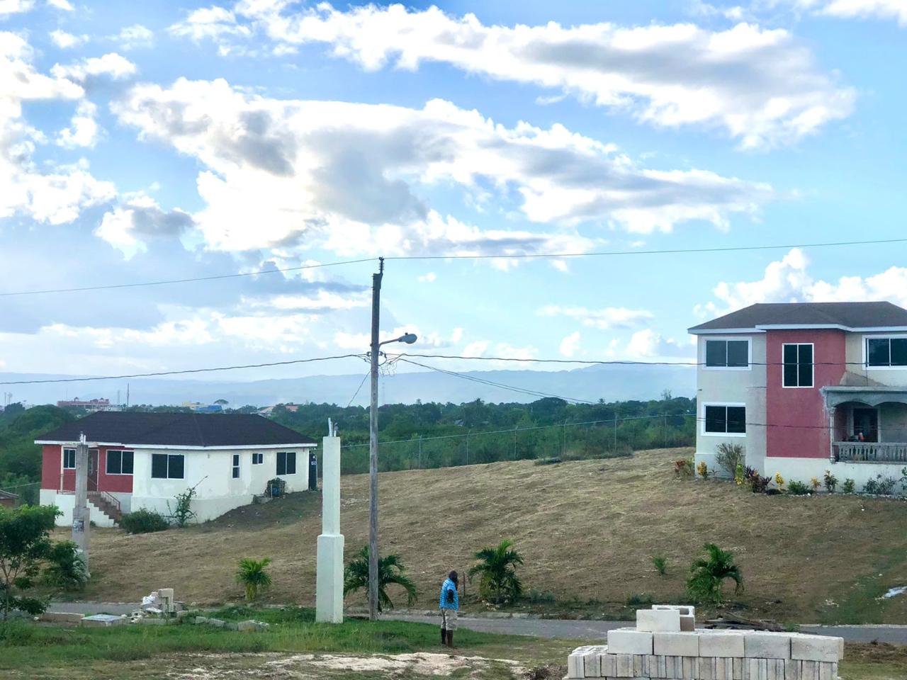 House For Sale RIVER RIDGE, CHATEAU, CL, May Pen 4,800,000 Keez